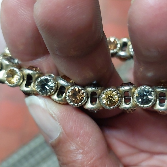 Vintage 4-Sided Rhinestone Crystal Stretch Bracelet - Picture 6 of 6